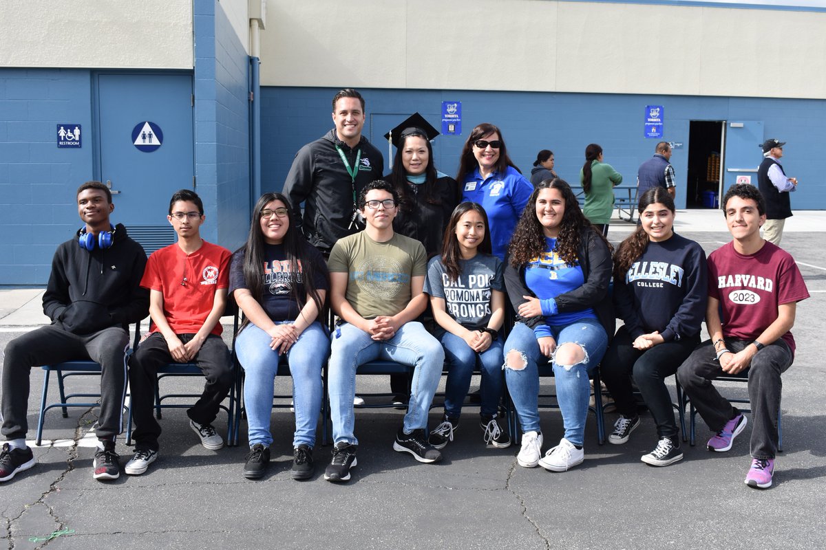 lydia_educate5's tweet photo. So awesome to have our @YorbitaCheetah alumni @NogalesNobles Seniors participate in our College Parade and share where they'll be heading off to college in the fall. @noexcusesu @RowlandSchools @DonnaF4Kids #WeAreRUSD https://t.co/y6N4QmK4BV