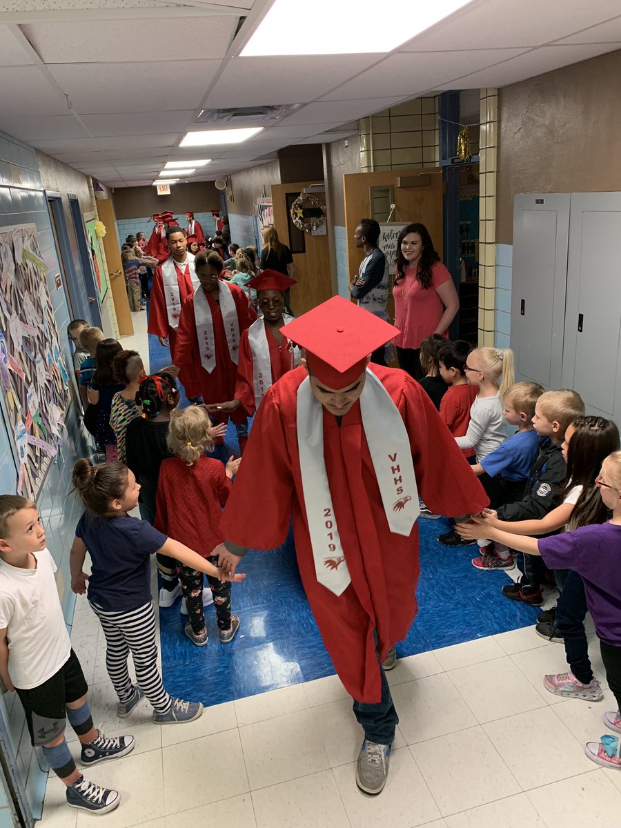 VHCounselors's tweet photo. Legacy walk at Sugar Creek Elementary.#isdstrong #vhfalcons https://t.co/JlXuGWnCJF