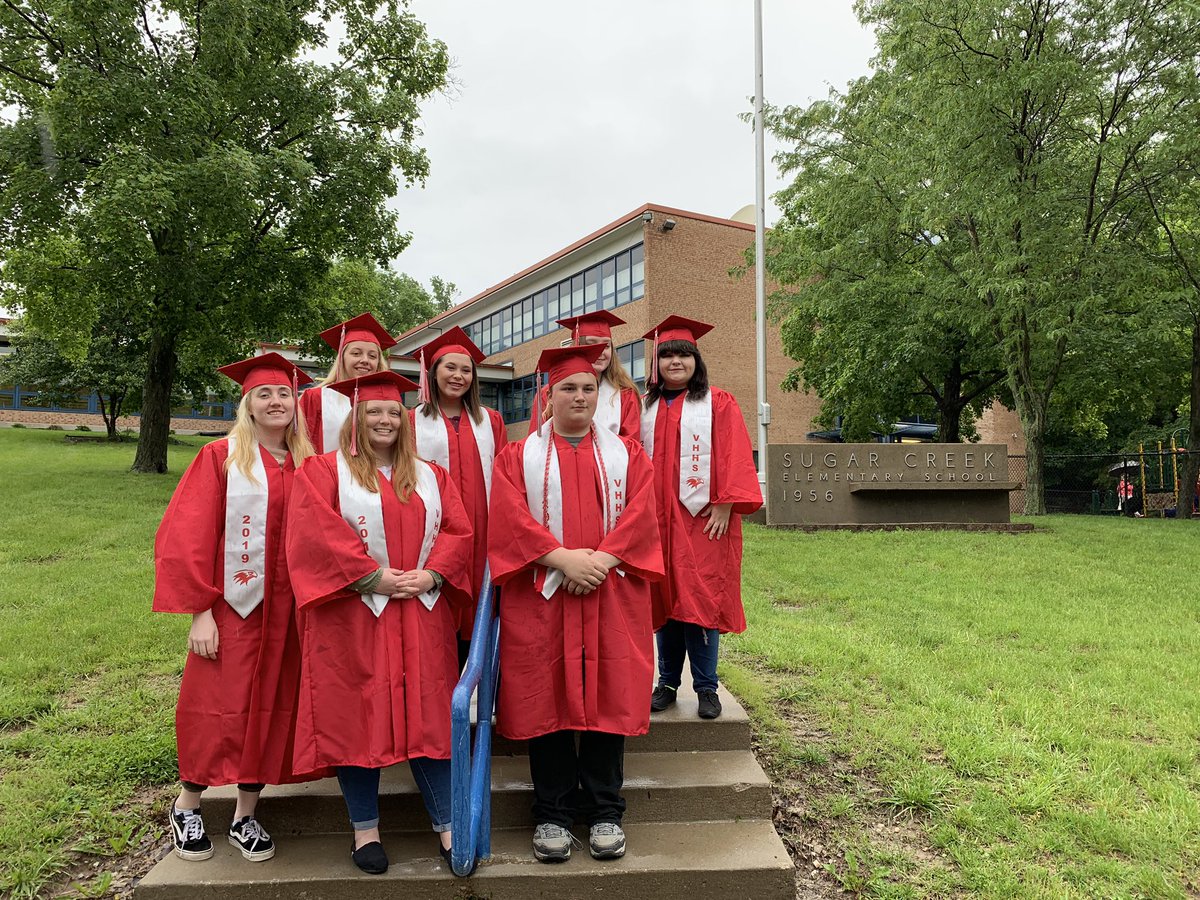 VHCounselors's tweet photo. Legacy walk at Sugar Creek Elementary.#isdstrong #vhfalcons https://t.co/JlXuGWnCJF