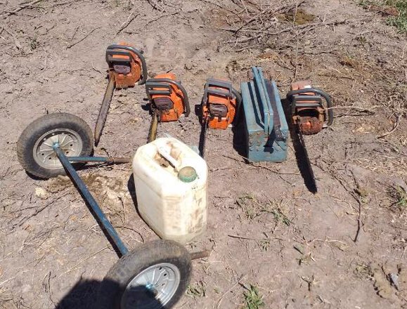 gen_jeleal's tweet photo. Mais uma atividade contra crimes ambientais na faixa de fronteira, agora em RO. Madeiras, caminhão, trator, motosserras apreendidos. Fazemos a nossa parte e vc pode confiar. Selva.
https://t.co/mubNxuPqgS https://t.co/vlItyDKs7U