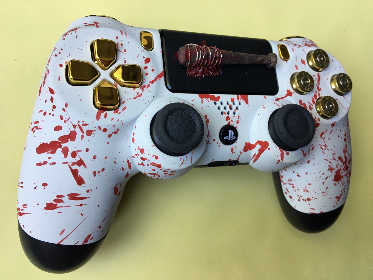 GeekServices's tweet image. Salut à tous, une réalisation bien sympa configurée sur le site 
-Geekcontroller White &amp;amp; Red Splash Softtouch 
-Croix + boutons Gold
-Boutons balles bicolores 
-Pavé tactile « Batte Twd »
#Geekcontroller #Ps4 #Lucille #Twd #3D
geek-services.fr