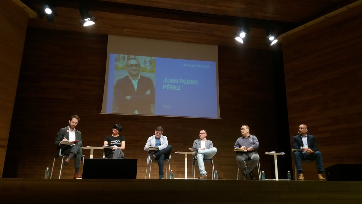 PSCElPrat's tweet photo. Comença el debat de candidats organitzat per @periodicdelta parlant d'habitatge. @PerezJP_ explica les prioritats del nostre projecte en aquest àmbit.
#femquepassi #tenimprojecte #pensaenelprat #JPalcalde #municiprat #elprat https://t.co/sesXvTYLBi