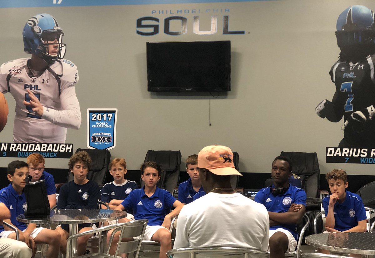 SalaSouth's tweet photo. Big thank you to @soulfootball players Neil, James and Jake for taking the time to talk to our @LeadershipNJ at lunch time. Fantastic role models great advice on #leadership #Professionalism #education and #lifelessons #sharedhome https://t.co/XI9oNPztfS