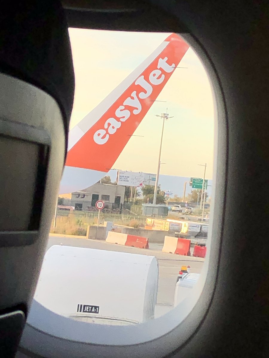 pippofields's tweet photo. Cambio!!!! #ginevra #arriviamo #vololungochefacciamo https://t.co/EuQbdql40n