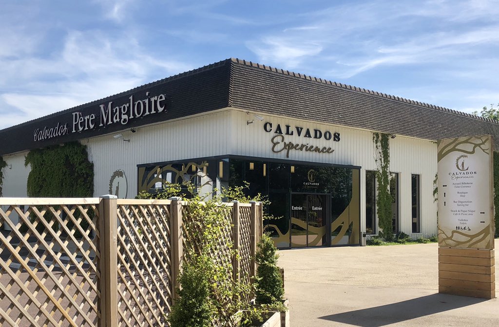 🍏🍎 Visite de #CalvadosExperience à @pontleveque14 Découverte de l’expérience dédiée au spiritueux #Normand 🍸 ⬇️ calvados-experience.com @CalvadosDep @CalvadosTourism @Normandie @NdieAttractiviT @PereMagloire