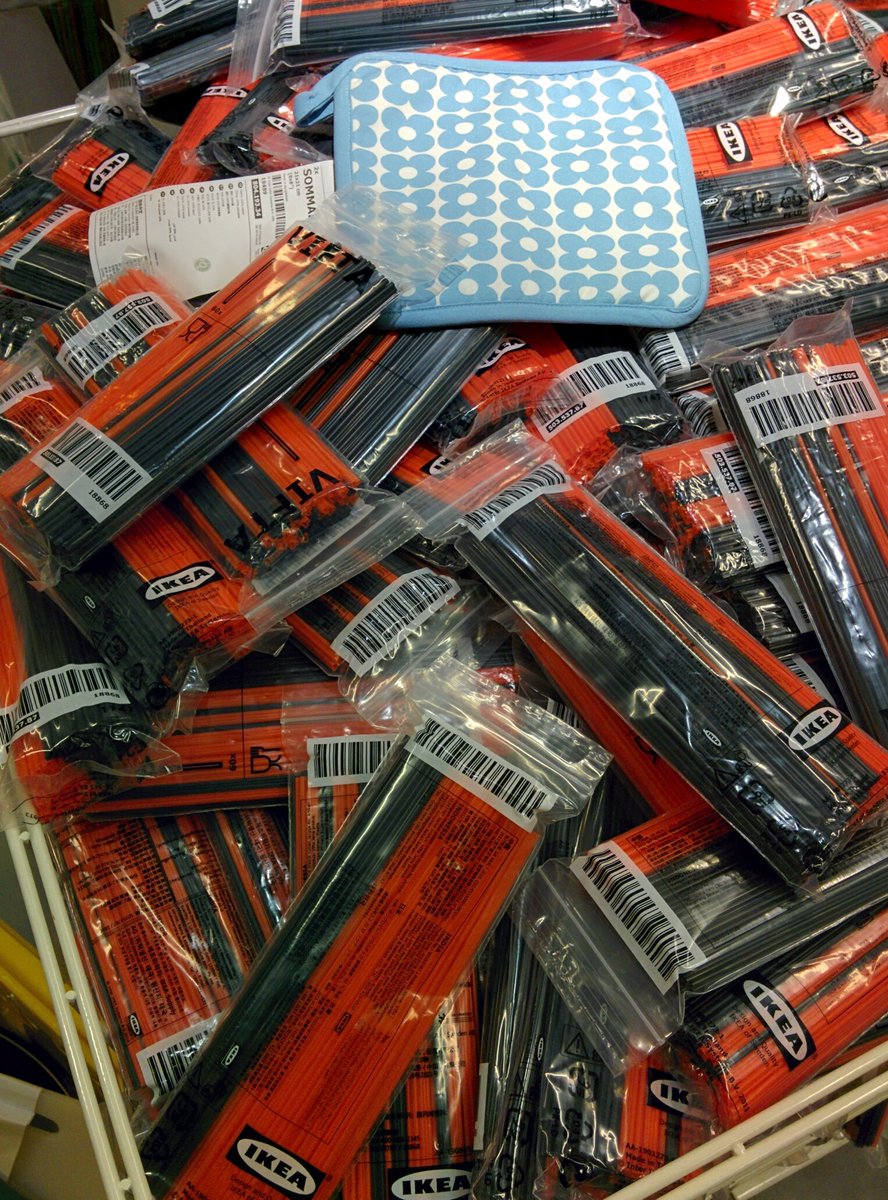 FadliMohammad's tweet image. hi @IKEA @IKEA_Ind why did you still sell plastic straw? #notsustainable #plasticgarbage #garbagecrisis