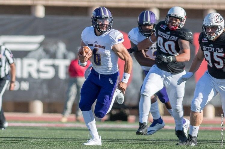 kelly_omari's tweet photo. Blessed to receive my first offer from the University of North Alabama💜💛 #GoLions #AG2G https://t.co/oBKVVM9aCS