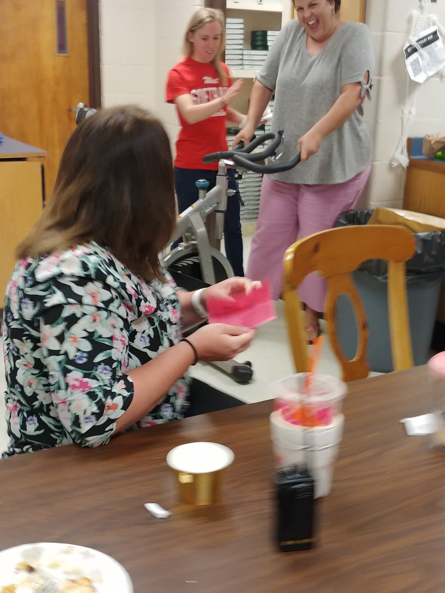 MrsBellWHS's tweet photo. @Mommyof4ps @BikeWhs @ashleyjessie https://t.co/fZpEvCxUGM