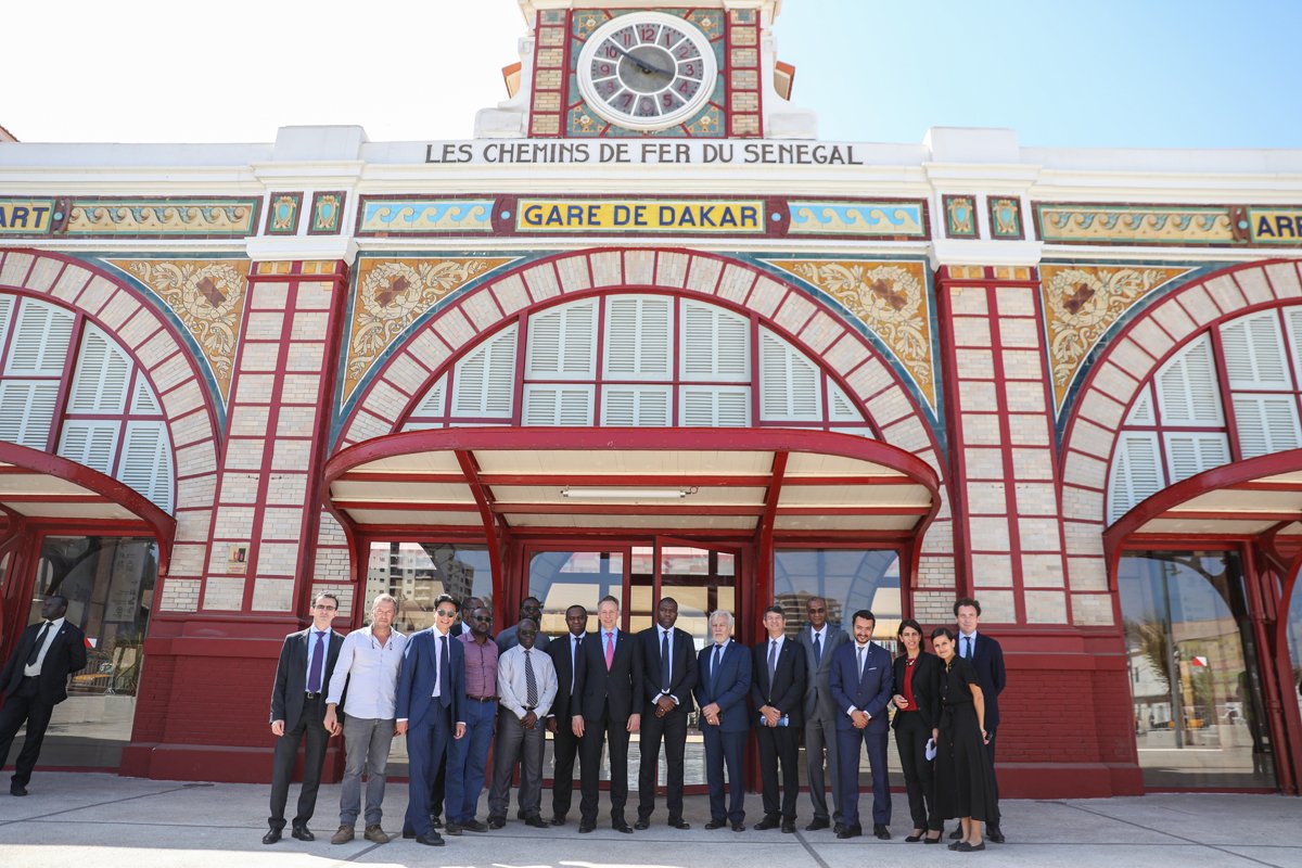 With <a href="/AXA_XL/">AXA XL</a>, we are companies’ #1 partner, helping them run their business anywhere in the world. I was very impressed by the construction-site of the train station in Dakar during my visit in Senegal. Proud of our expertise and global reach! <a href="/bclaveranne/">Benoît Claveranne</a> <a href="/HShabrawishi/">Hassan ElShabrawishi</a>