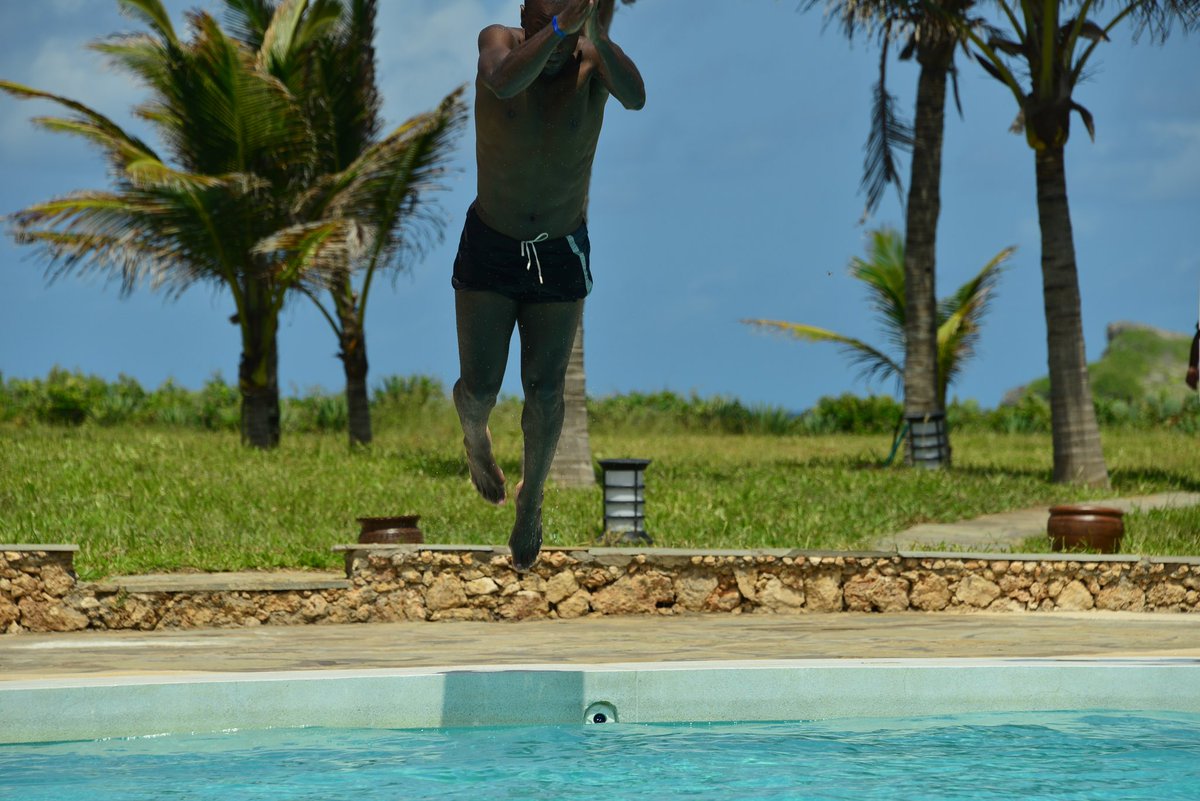 KWALANDA's tweet image. How to take off and land smoothly. #goodswimmer #happyperson #happypeople #coolbody #sexybody #TembeaKenya #watamu #kilificounty #energeticman #malindi ⁦@FlyJambojet⁩ ⁦@Fly540Aviation⁩ ⁦@silverstoneair⁩ ⁦@KenyaAirways⁩