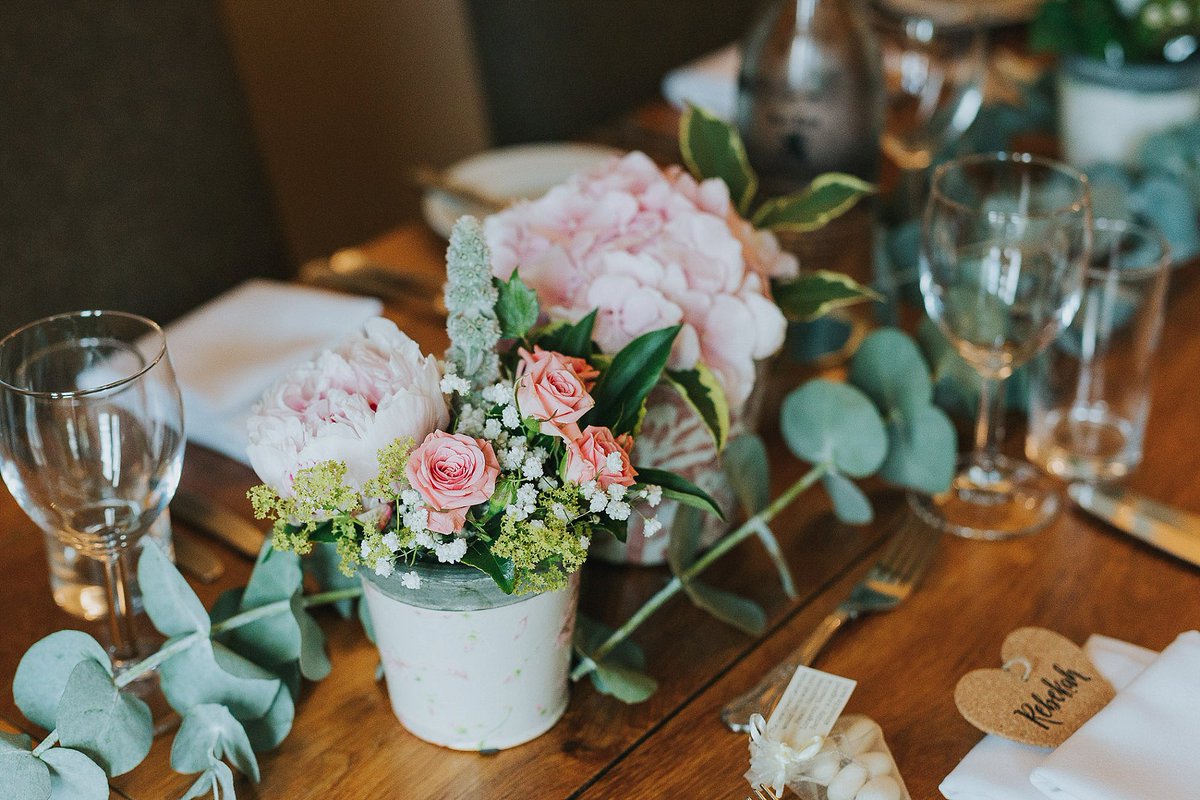 lovedupnorth's tweet photo. REAL WEDDING // YORKSHIRE
Venue: @redlionburnsall North #Yorkshire
Style: A pretty countryside wedding with soft sage green colour scheme
Season: Summer
https://t.co/GvkAD5IXJZ Pics @CalderwoodPhoto &amp; Jaime Sia https://t.co/170OXNLZYb