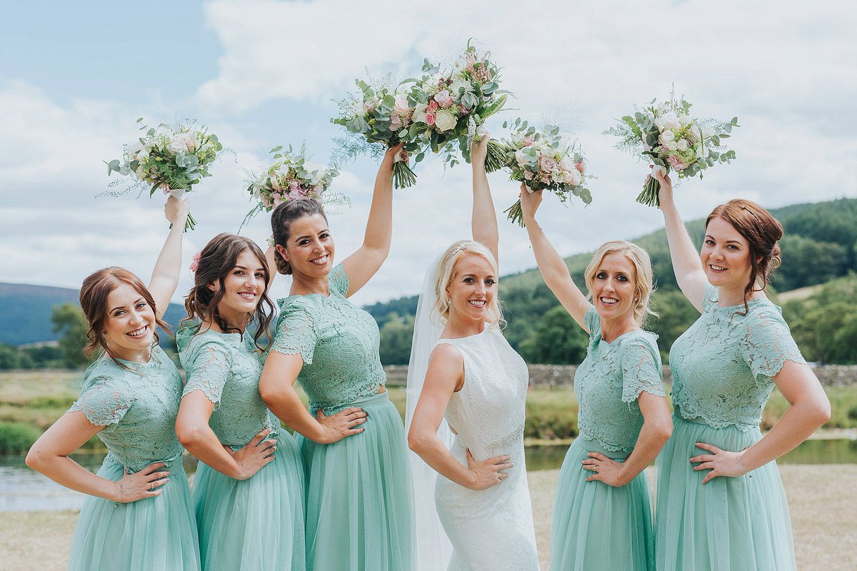 lovedupnorth's tweet photo. REAL WEDDING // YORKSHIRE
Venue: @redlionburnsall North #Yorkshire
Style: A pretty countryside wedding with soft sage green colour scheme
Season: Summer
https://t.co/GvkAD5IXJZ Pics @CalderwoodPhoto &amp; Jaime Sia https://t.co/170OXNLZYb