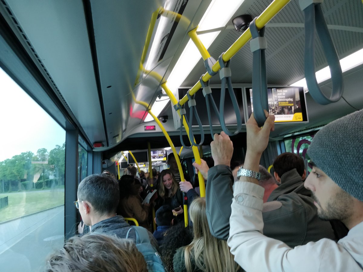 bus12utrecht's tweet photo. Ja, gewoon lekker vol https://t.co/LgyIXgbNlA