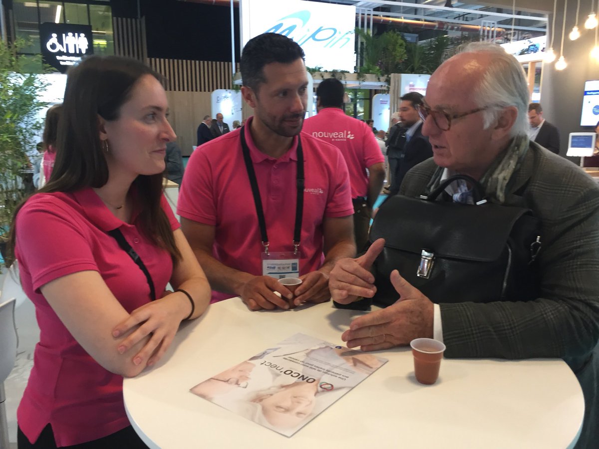 Nouveal_sante's tweet photo. Quand le groupe #addipsy #client #efitback profite de la #phw2019 pour venir sur notre stand ... #psychiatrie #suivipatient @La_FHP https://t.co/H8H71WMjb3