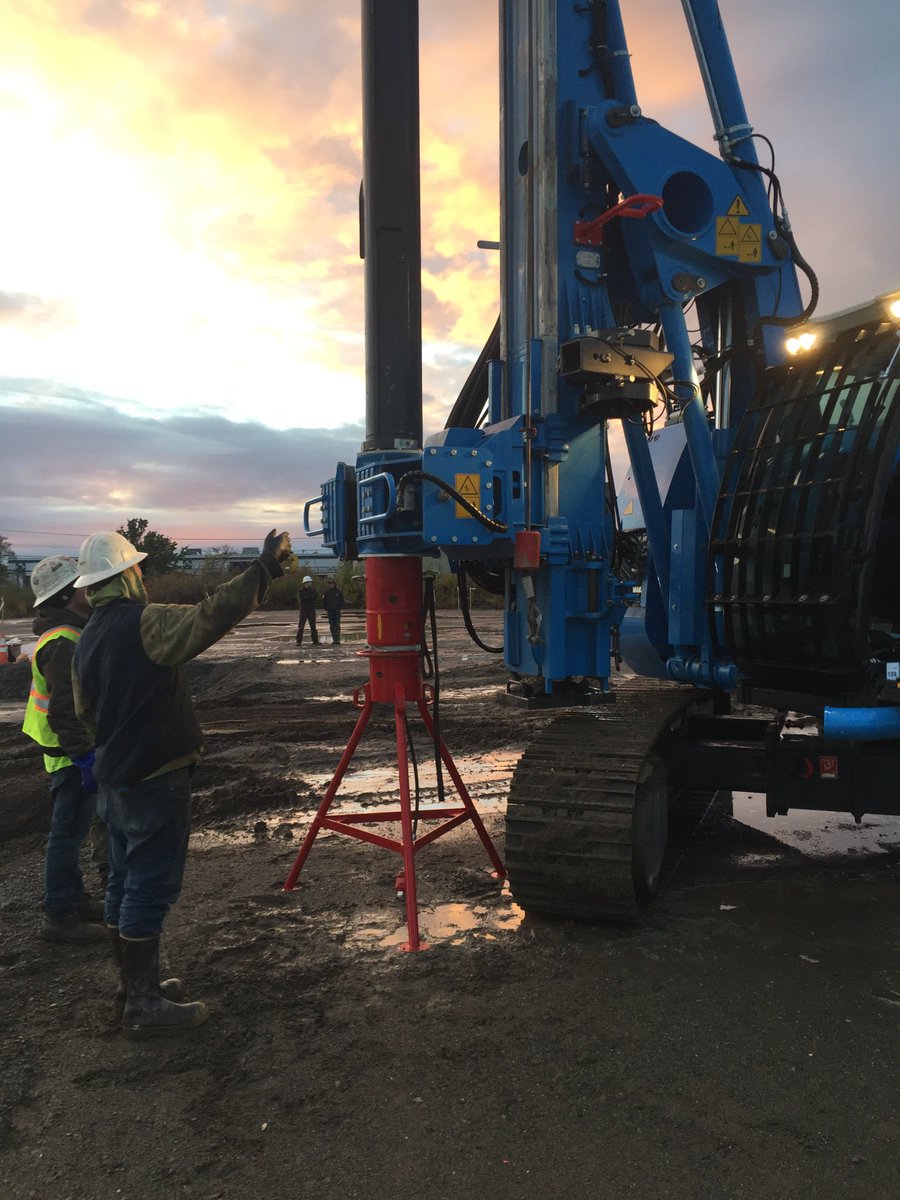 The SR-45 in helical displacement version in Portland. The SR-45 was equipped with auger &amp; rod lifting tool to assembly your tool battery (youtu.be/RC8Cbss6Di4) in conditions of absolute safety. #soilmec #50years #anniversary