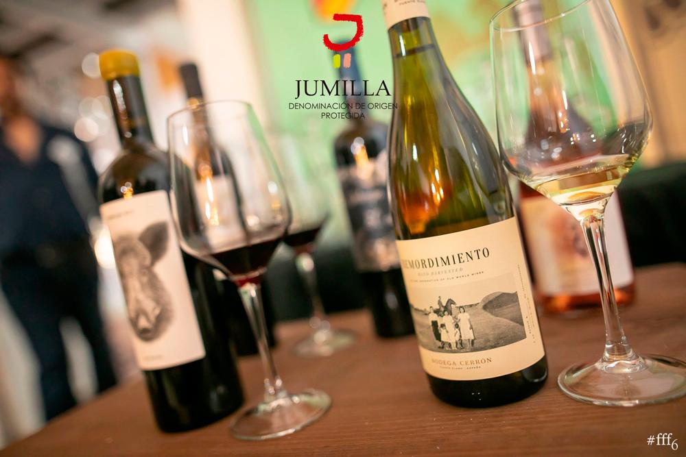 vinosjumilla's tweet photo. Así fue #FFF6, la sexta cena clandestina de @fashfoodfollow donde @pm_chef del restaurante Eszencia de Cartagena, armonizó los diversos vinos de nuestra #DOPJumilla con una acertada composición de platos de nuestra tierra y mar.
HILO 👇 https://t.co/66UHCnle0P