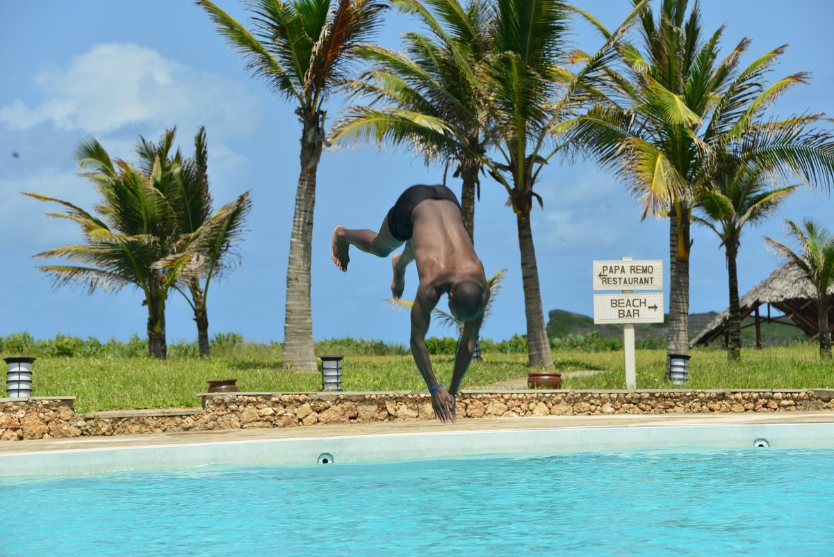 KWALANDA's tweet image. How to take off and land smoothly. #goodswimmer #happyperson #happypeople #coolbody #sexybody #TembeaKenya #watamu #kilificounty #energeticman #malindi ⁦@FlyJambojet⁩ ⁦@Fly540Aviation⁩ ⁦@silverstoneair⁩ ⁦@KenyaAirways⁩