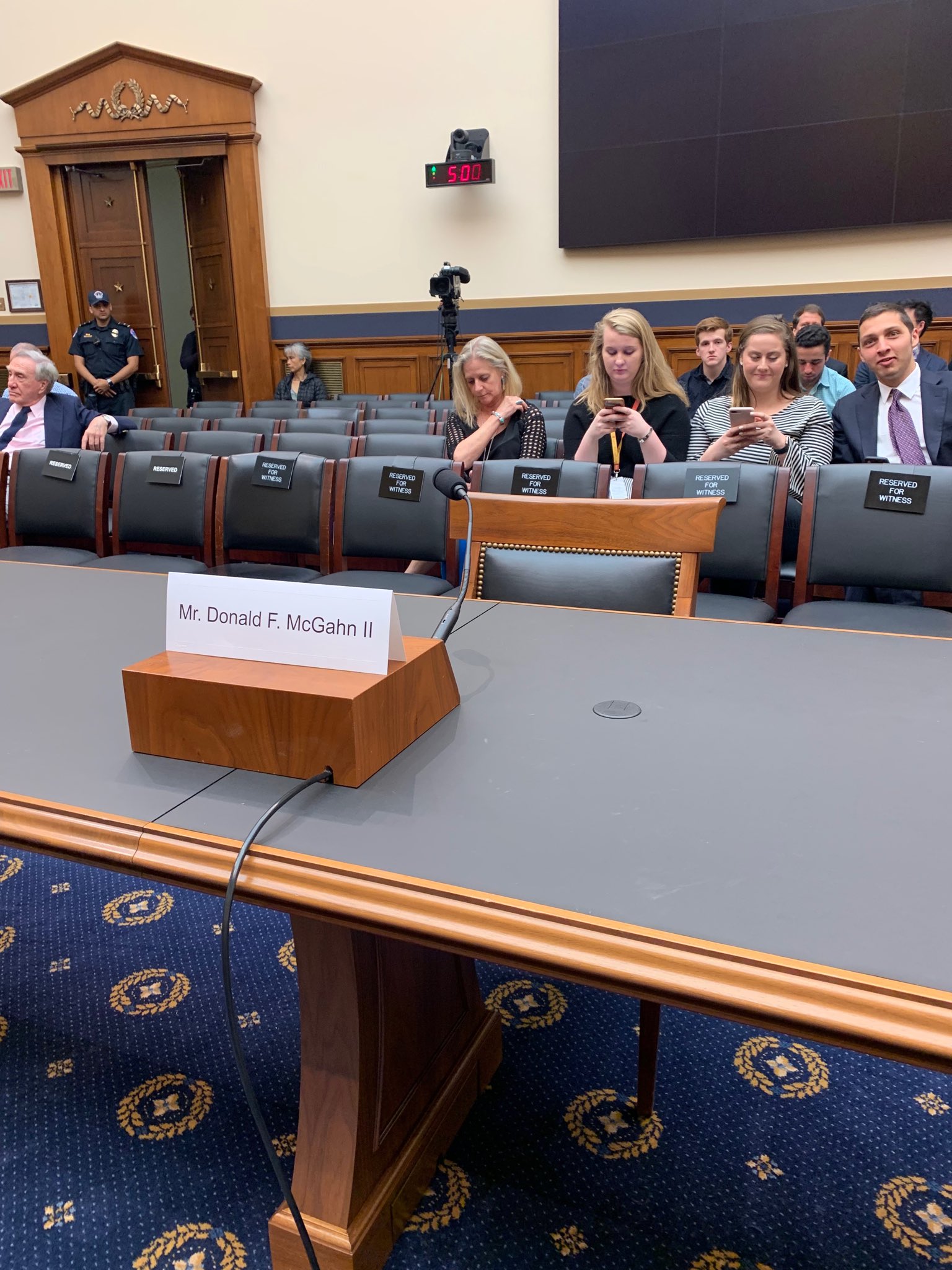 D7GDniRW4AAZ6KF?format=jpg&name=large