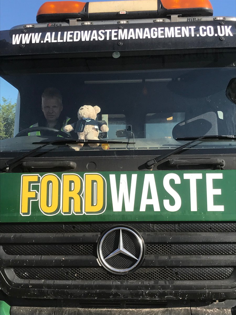 😁#MercedesTheBear When she got back to site we all wished her well in her travels and said goodbye <a href="/STEVETHEMILK/">Steve Hadley</a> @MercedesTruckUK <a href="/truckbloguk/">Truck Blog UK</a> and passed  #MercedesTheBear on to continue her journey with <a href="/K2Transport/">K2 Transport</a> Keep On #Trucking <a href="/AlliedWasteMang/">Allied Waste Managem</a>