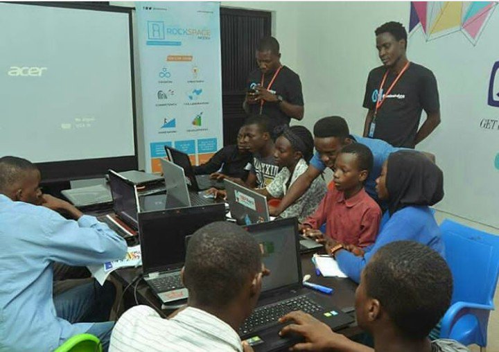 onlinehubng's tweet photo. Scratch has tools for creating stories, games, art, simulations and more using simple programming techniques.
#ScratchDay #ChildrensDay #Coding #Gaming #KidsWhocode #ScratchEdTeam #GirlsWhoCode #Code #CreativeComputing https://t.co/7ec22DfxhW