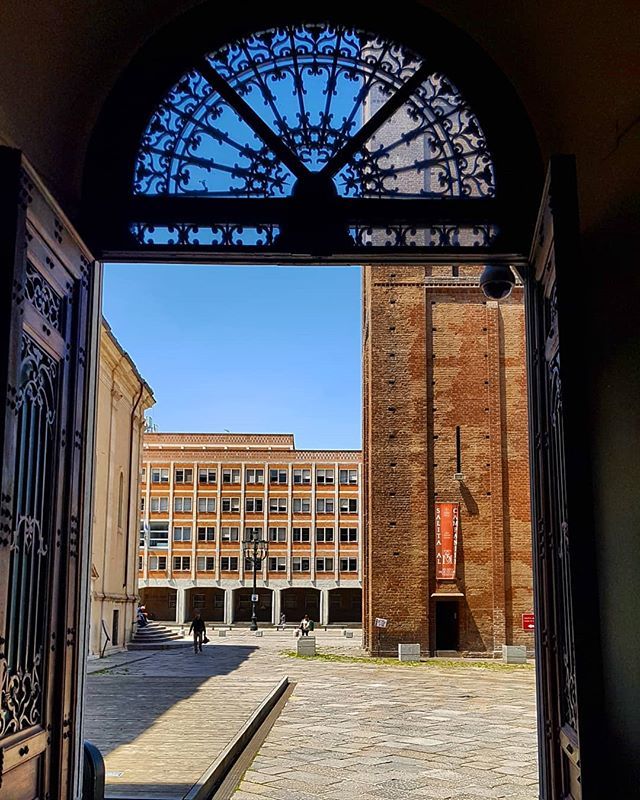simonavlaic's tweet photo. #Torino #Turin #PalazzoReale #blue #sky #sun #seemycity #igerstorino #torinoèlamiacittà #lamiatorino https://t.co/qWTvRmaQ9B https://t.co/x9jM8lKWeL