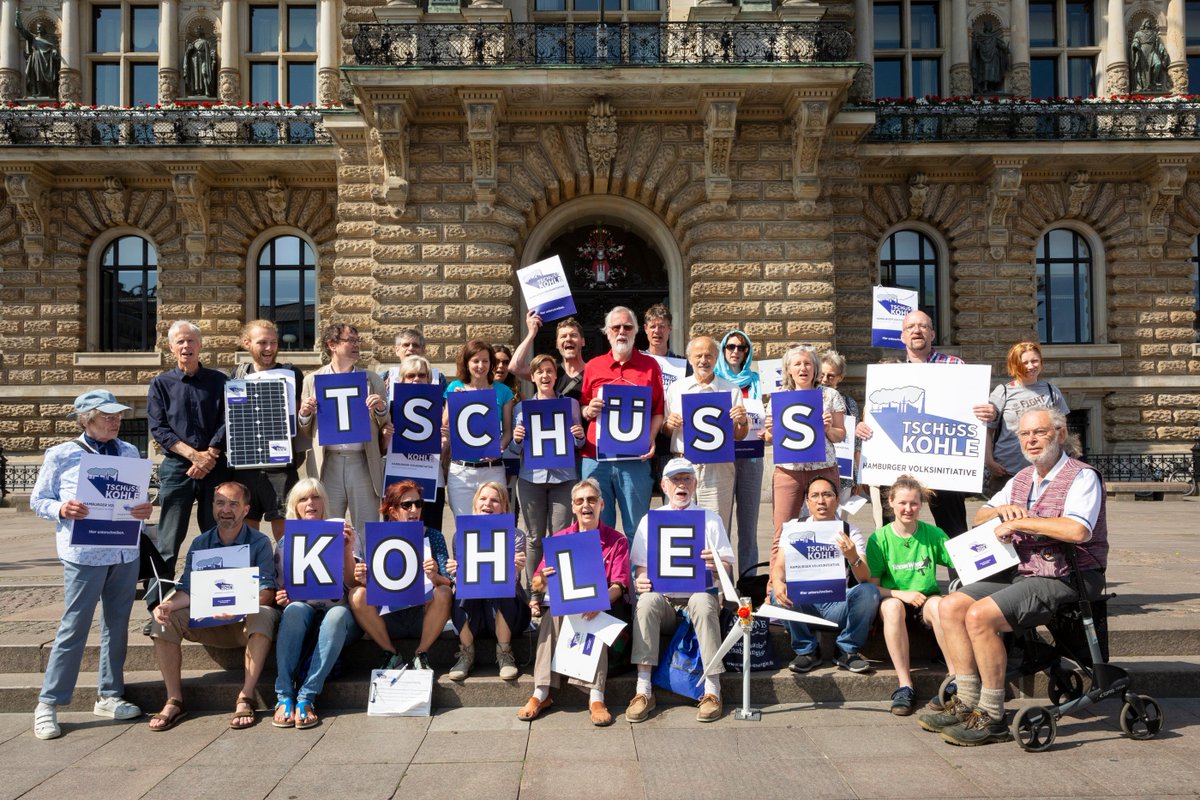 Mit 22.495 Unterschriften haben wir das bundesweit beste Gesetz für den #Kohleausstieg durchgesetzt! Hamburg verpflichtet sich gesetzlich, den Einsatz von Kohle für Wärme so schnell und weitgehend wie möglich zu vermeiden. 
#endcoal
tschuess-kohle.de/hamburg-bekomm…