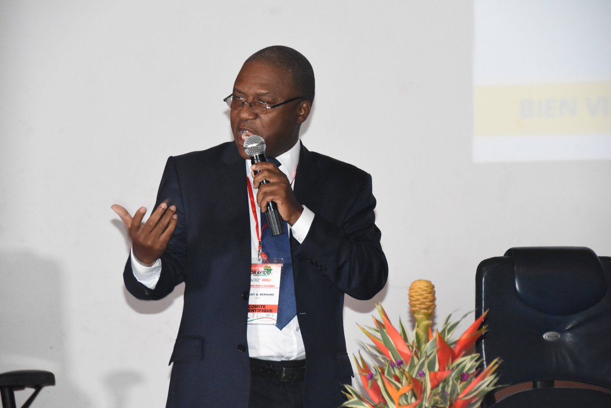 FORAVID_'s tweet photo. @Gouvci @OulotoD @MINASS_CI #FORAVID #FORAVID2019
1er panel du #FORAVID: Quelles politiques pour les villes Africaines?
Panel qui s'est voulu riche en questions et suggestions en vue de l'amélioration des politiques de nos villes. https://t.co/8aXmQyrIhQ