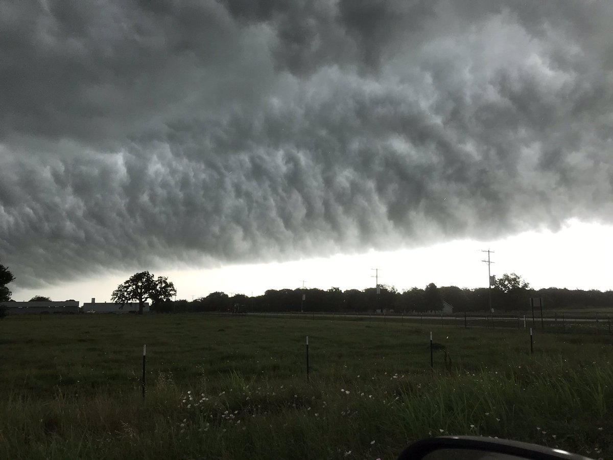 JDGnut's tweet image. Storms rolling into central Texas.. 
#Texasstorms
#stormwatch