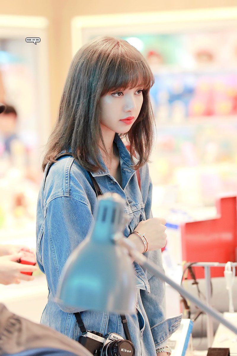LoyaLisa27's tweet photo. Haaaaaaaaaaah....
You're gonna love me more.

#AISXLISA 
@AIS_Thailand

Haynaku Lalisa, I love you the most. Muamua 

© https://t.co/MEEE2n6i7i