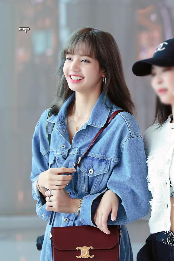 LoyaLisa27's tweet photo. Haaaaaaaaaaah....
You're gonna love me more.

#AISXLISA 
@AIS_Thailand

Haynaku Lalisa, I love you the most. Muamua 

© https://t.co/MEEE2n6i7i