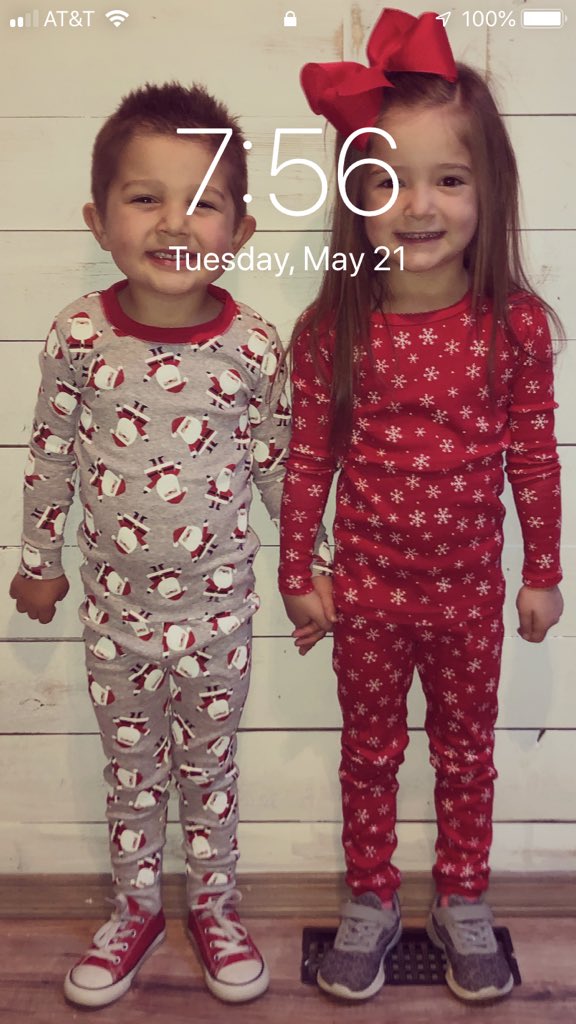 casholt13's tweet photo. @BethMooreLPM The two littlest loves of my life https://t.co/0dXQXU5sfv