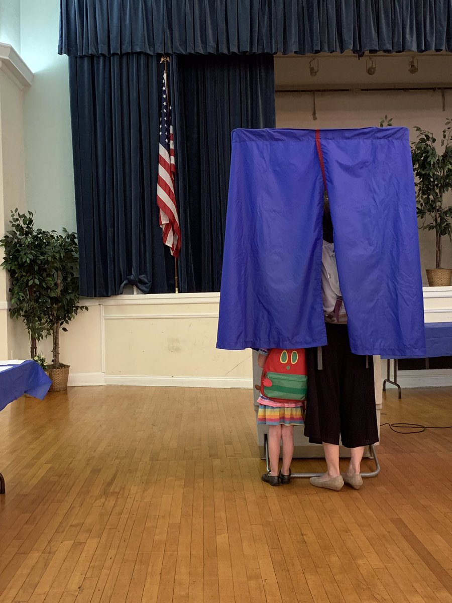 phillyward5dems's tweet photo. From the 5th Ward, 5th Division. #philly #GOTV https://t.co/Kjn23NRhNT