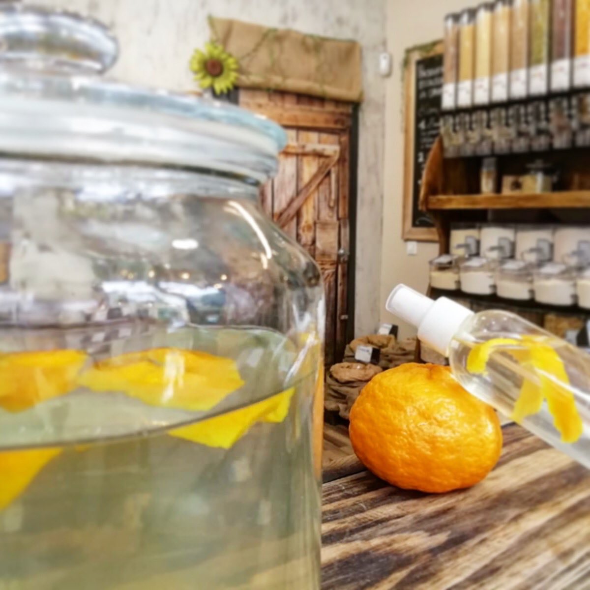 naturaletha's tweet photo. 📣¡Ya tenemos en Naturaletha #Vinagre Bio🌱 para la mejor #limpieza de tus alimentos y de tu hogar!💦👏
🤓¿Sabías que el vinagre es uno de los mejores #desinfectantes naturales que existen?

#granel #limpieza #ecologico #limpiadorecologico
#sevilla #traetuenvase #tiendagranel https://t.co/Imc2EQWATr