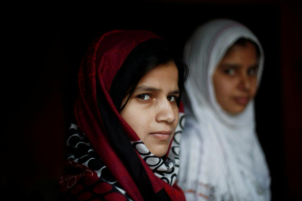 mnaEN's tweet photo. #Muslims in #Nayabans, an #unremarkable village in #northern #India , say they #remember a time when their #children played with Hindu youths, and people from either faith chatted when they #frequented each other’s shops and went to #festivals together.
#MNA_English #MNA https://t.co/HbnOw6wRK9