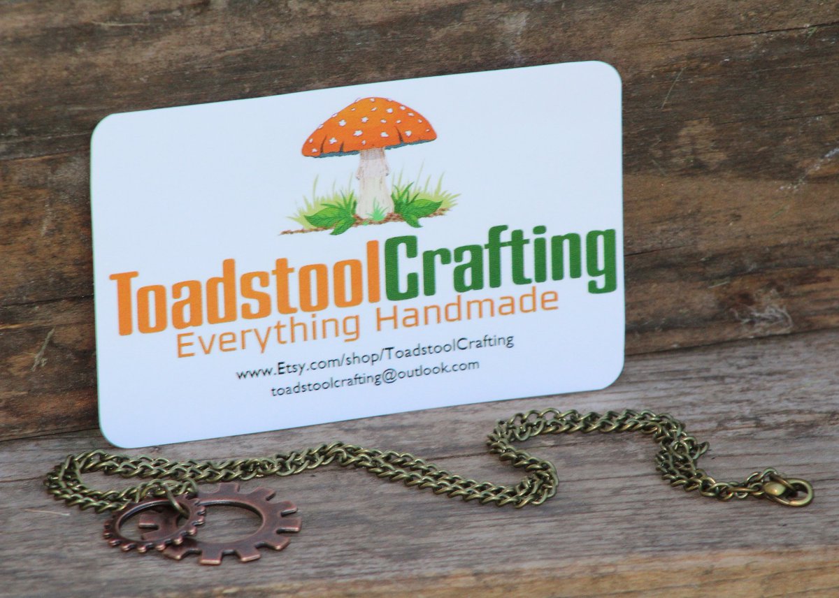 ToadstoolCraft2's tweet image. Throwing it back to an old photoshoot of my products In America! Items just like these will be live on my site soon #etsy #steampunk #cogs