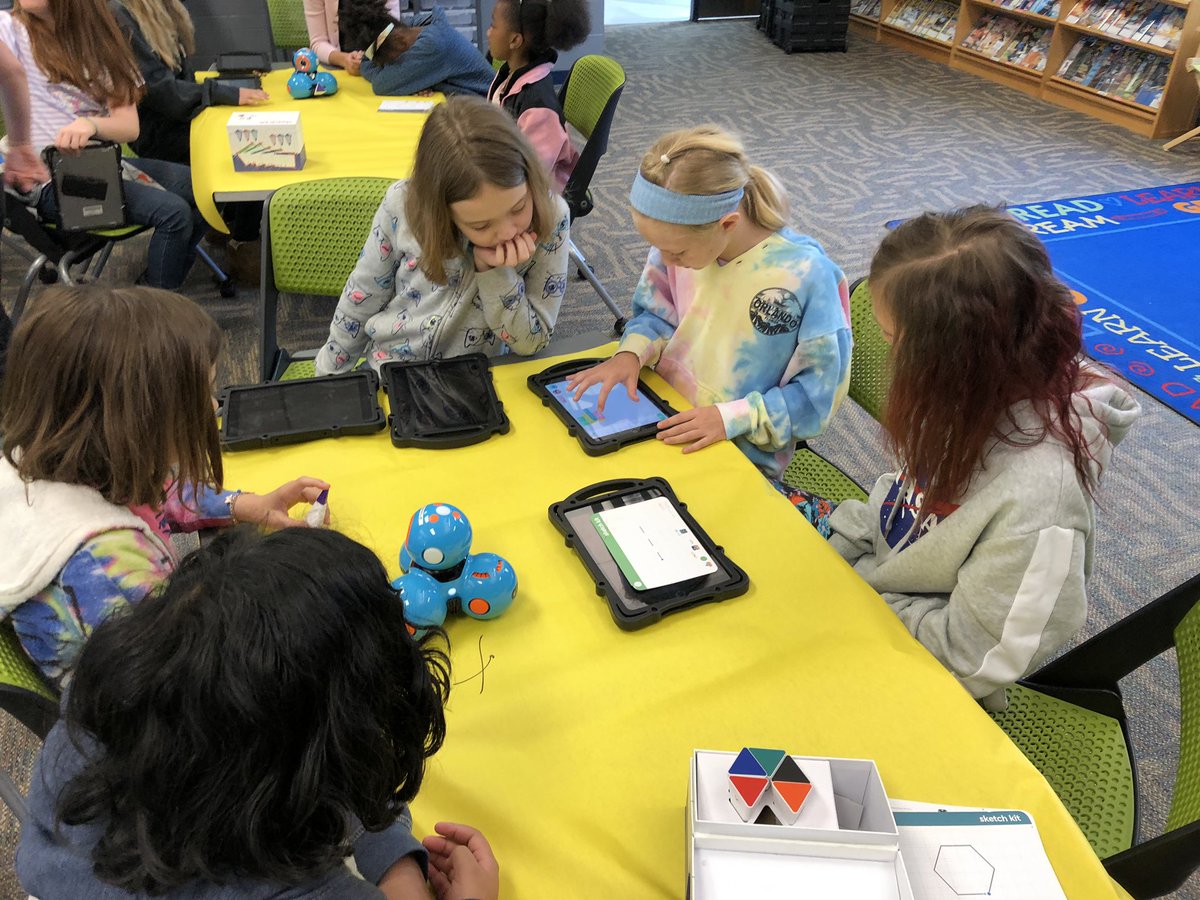 IamMikeCottone's tweet image. Doing some coding and creating with our DashRobots in Media today. #TroyUnion @RRalexander2 #MakerCenteredLearning