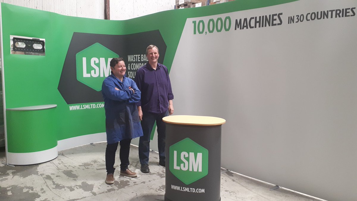FocusISOframe's tweet photo. The Irishman, the Dutchman and a very tall ISOframe....there must be a joke in there somewhere! We love delivering great displays to our fabulous clients. Can't wait for their expo pictures!
#ISOframe #ISOfframeWave #LSM #Displays #Events #backdrop #FocusISOframe #ISOframe #expo https://t.co/BtCXlxW5fl