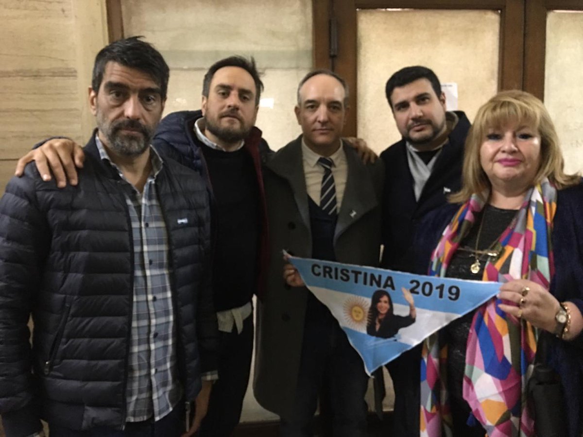 martindonate's tweet photo. El amor del pueblo te protege de tanta calumnia y persecución. Hoy más que nunca estamos con vos. 
#FuerzaCristina ☀🇦🇷✌🏾 https://t.co/G1DigLFzWc