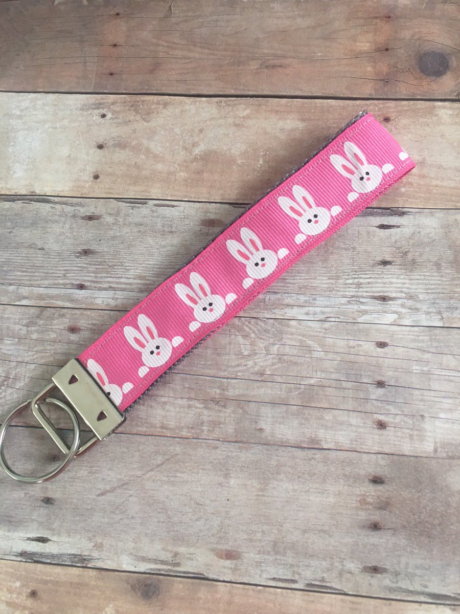 KingdomShop7's tweet photo. Bunny Key fob, Pink key chain, Easter Wristlet, Wrist Key Holder, Key Fob Key Chain, Gift ideas, Easter Basket gifts, Teacher gifts, student https://t.co/dzsyu3pFfC #shopsmall #handmadegifts #craftychaching #EpicOnEtsy #CraftShout #giftideas #KeyFobWristlet https://t.co/K25ZBXrj8S