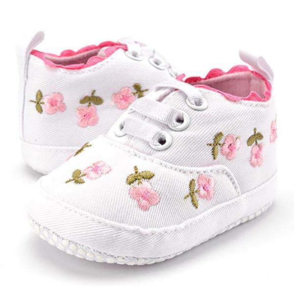 clothes_city's tweet photo. Baby Girls White Lace Floral Embroidered Trainers
#babyshoes #baby #babyclothes #babyfashion #babygirl #prewalker #babyshop #prewalkershoes#babyboy#babygirls #babystuff #babyboys #babies #shoes #babyshower #babyaccessories
Shop Now : https://t.co/DInXFYH1Jk https://t.co/0o22qRiAas