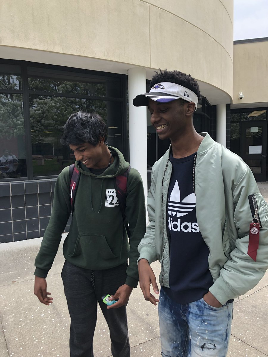 BryceHairston19's tweet photo. Helping the students at my school West Bloomfield 🙌🏾#WBCivicLeader #voteforbryce https://t.co/LkXyP6bEQ1