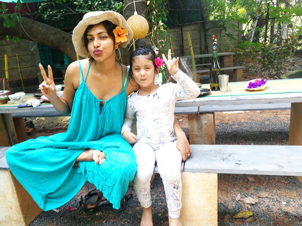 Amala_ams's tweet photo. Just 'kidding' around. 😅

#Pondylife #babiesarethebest #gypsysoul #summerafternoons #summervibes https://t.co/jrxhz8Sg8F