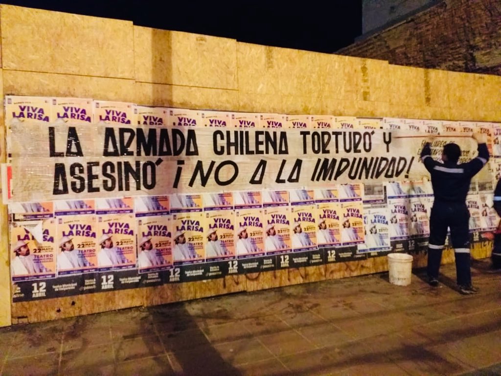 PCdeChile_Valpo's tweet photo. ⭕️ @AFDDChile y @AFEPChile Valparaíso, exigen justicia y el fin de la impunidad para la @Armada_Chile. No olvidamos el papel que jugaron para perseguir, torturar y asesinar chilen@s durante la dictadura #21May #GloriasNavales #MemoriaVerdadJusticia https://t.co/fu8BOv0upk