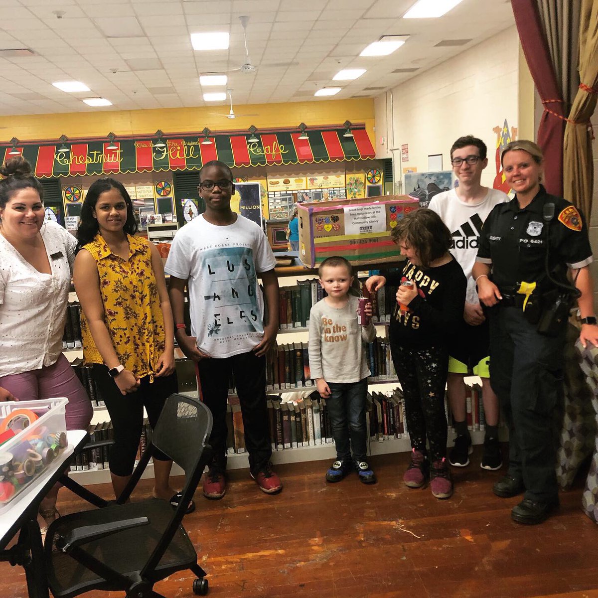 SCPD2ndPrecinct's tweet photo. Today at the @HalfhollowhillLibrary the teens made snack bags for #SCPD 2nd Precinct Officers to show their appreciation for their local police officers! The #2ndPrecinct would like to give a big thank you to their generosity. Officers always enjoy a good snack 😊 https://t.co/gUjk7O7oU8