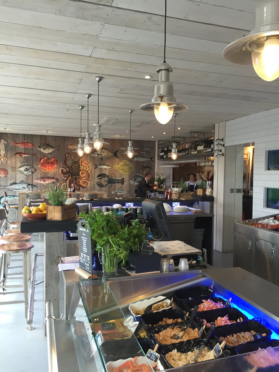 3years ago we opened our seafood bar in our fishmongers on the quay.
Light lunch while you watch the fishmongers sell fish ⁦<a href="/SteinSeafoodBar/">SeafoodBar&Fishmongers</a>⁩