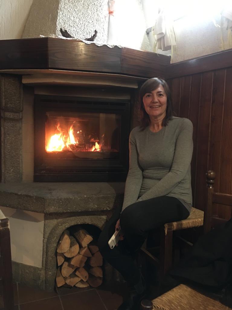 renatapolverini's tweet photo. Aspettando @Sandra_Savino a #Ravascletto #FVG sembra #inverno  è bellissimo @forza_italia @GruppoFICamera @fvgfigiovani @Forza_ItaliaFVG #ElezioniEuropee2019 #votaforzaitalia #scriviberlusconi #scrivisavino https://t.co/EiQL44rsNa