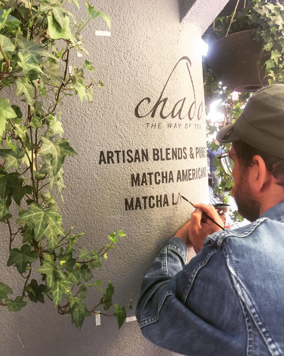 ChadoTeaCompany's tweet photo. Arnavutköy Chado Teashop 🍵🌱
Work in progress..
🖊 @klasik_tabela_atolyesi_balat
.
.
#chadotea #arnavutköy #teashop #thewayoftea #artisanblends #pureteas #matchaamericano #matchalatte #kombucha #coldbrewtea #matchabreeze #berryblush https://t.co/VqL1dfjvgP