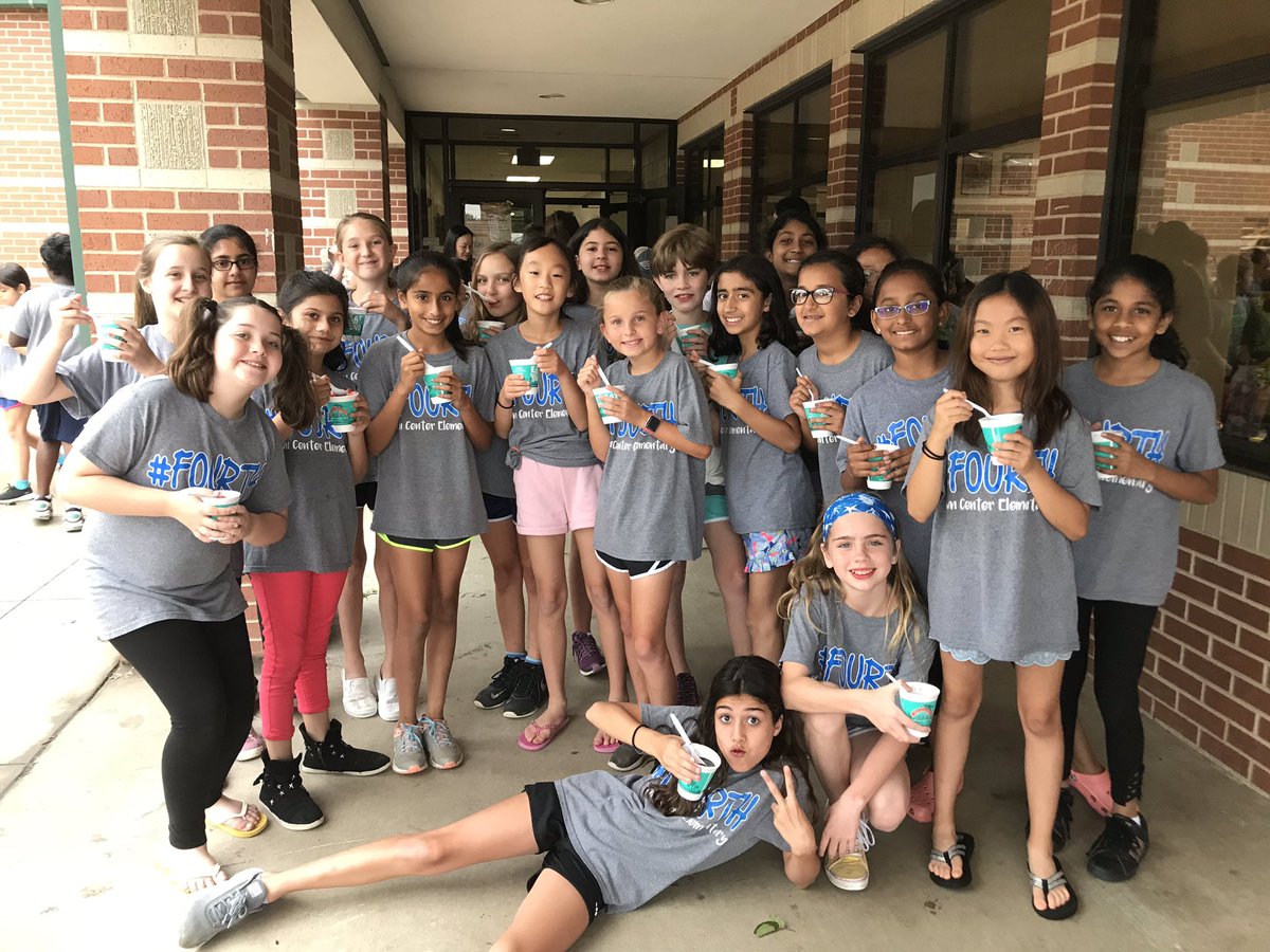MissLimTCE's tweet photo. Field Day Fun!! 🍧💚#tce4th #BetterTogether https://t.co/rkTOJdZycr