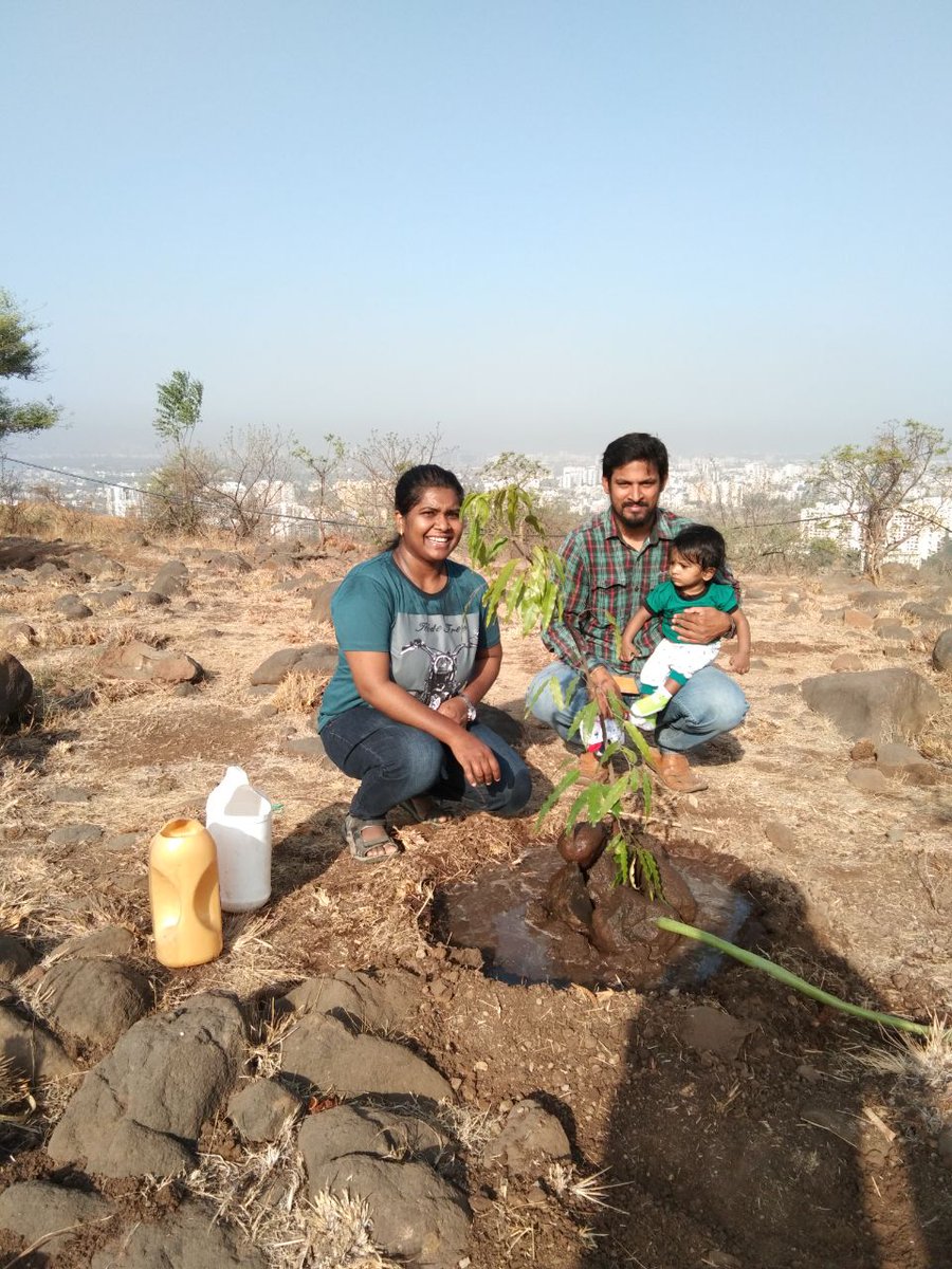 GreenSunriseHiL's tweet photo. Apprecaite Abhi's parent to come all the way from Kharadi and chose our #GreenSunriseHil for sapling on the Occasion of their son's 1st birthday. 
All Vrukshamitra's from GSH wish Abhi a very happy birthday. 
We encourage all nature lovers to engage themselves for such cause. https://t.co/YhxaPY2xyJ