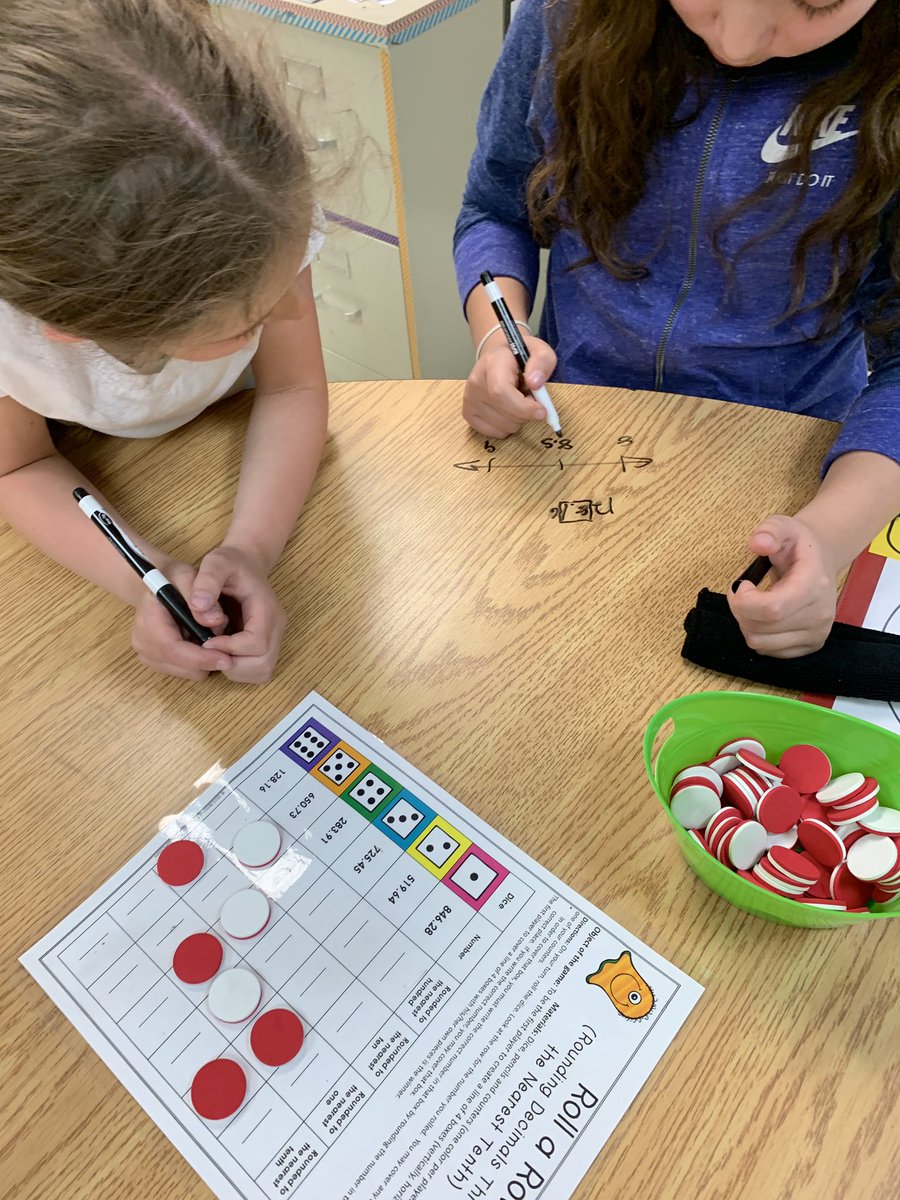 MathwithMrsOC's tweet photo. 5th graders @brewsterschools brush up on rounding decimal and whole numbers by boxing the number based on place value and using numberlines. https://t.co/rz47pgUekC